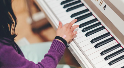 Where Keys Meet Peaks. piano tutor beginner level