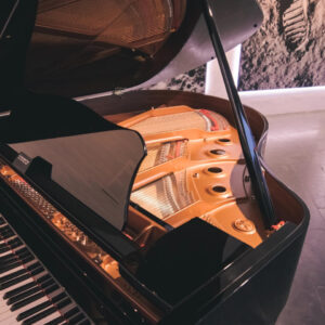 Where Keys Meet Peaks. piano tutor header testimonial bg
