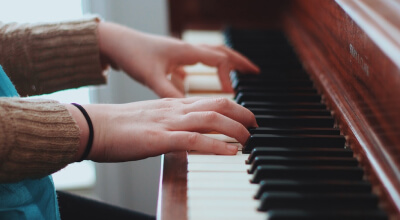 Where Keys Meet Peaks. piano tutor intermediate level