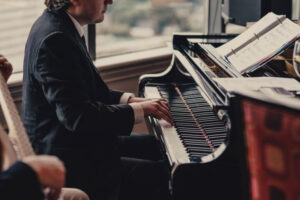Where Keys Meet Peaks. piano tutor program classical